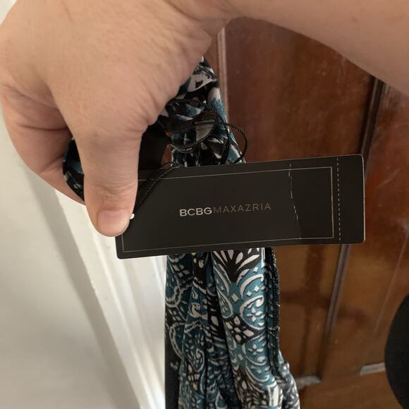 New NWT BCBG Maxazria Eugenie High Low Scroll Print Blouse MEDIUM Georgette Top - Picture 3 of 14